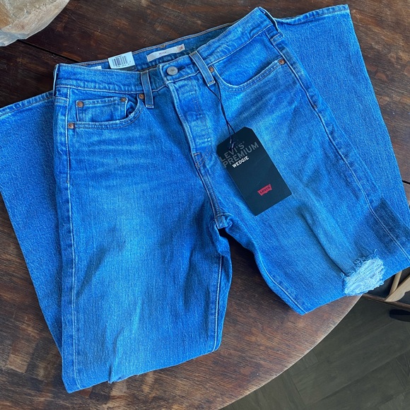 Levi’s Wedgie Jeans - Picture 6 of 11